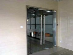 高新區(qū)辦公樓玻璃門(mén)安裝案例